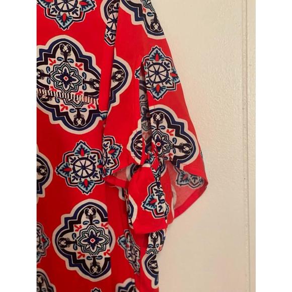 Women’s‎ Crown & Ivy red geometric blouse - Picture 3 of 7